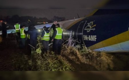 നേപ്പാളിൽ  ലാൻഡ് ചെയ്യുന്നതിനിടെ വിമാനം റണ്‍വേയില്‍ നിന്ന് തെന്നിമാറി