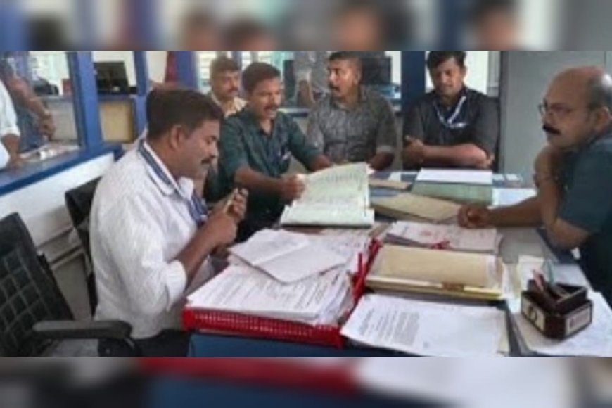 ഓപ്പറേഷൻ ഷോർട്ട് സർക്യൂട്ട്: കെഎസ്ഇബി ഓഫീസുകളിൽ മിന്നൽ പരിശോധന; ഉദ്യോഗസ്ഥരിൽ നിന്ന് പിടിച്ചെടുത്തത് 16,50,000 രൂപ