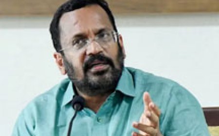 ഏപ്രിൽ 30ന് മുമ്പ് വയനാട് ദുരന്തബാധിതർക്ക് വീട് കൈമാറും; ലക്ഷ്യം വോട്ടല്ല, ദുരിതമനുഭവിച്ച മനുഷ്യരോടുള്ള വാക്കുപാലിക്കൽ, മന്ത്രി കെ രാജൻ