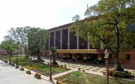 ഇനി ഔദ്യോഗികമായി 'കേരളം'; പേര് മാറ്റാനുള്ള ബില്ലിന് കേന്ദ്ര മന്ത്രിസഭയുടെ അംഗീകാരം