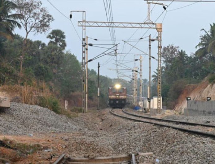 ട്രയിൻ യാത്രക്കാരുടെ ശ്രദ്ധയ്ക്ക്;  യുടിഎസ് ആപ്പ് മാർച്ച് മുതൽ പ്രവര്‍ത്തിക്കില്ല, റെയിൽവേയിൽ പുത്തൻ ടിക്കറ്റിംഗ് സംവിധാനം