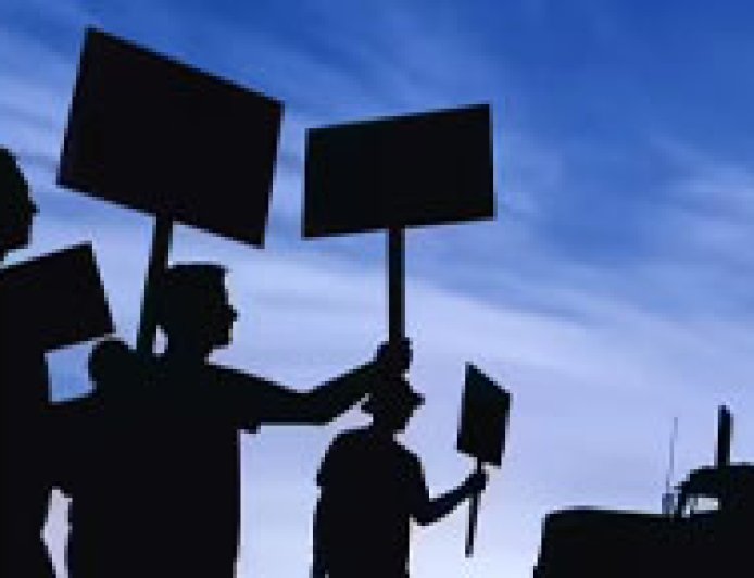 നെടുമങ്ങാട് 8 അധ്യാപകരെ പൂട്ടിയിട്ട് സമരാനുകൂലികൾ