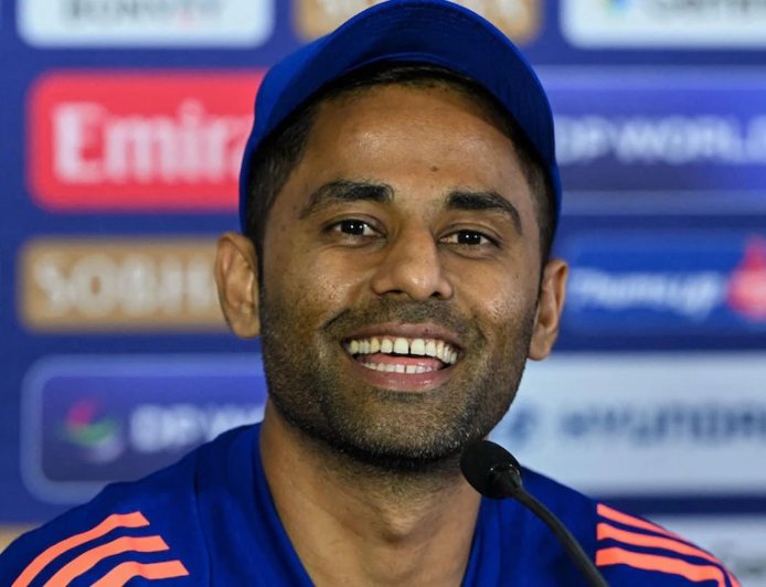 അഭിഷേക് കളിക്കണമെന്ന പാക് നായകന്റെ മോഹത്തിന് സൂര്യയുടെ മറുപടി; സഞ്ജു സാംസൺ പുറത്തിരുന്നേക്കും