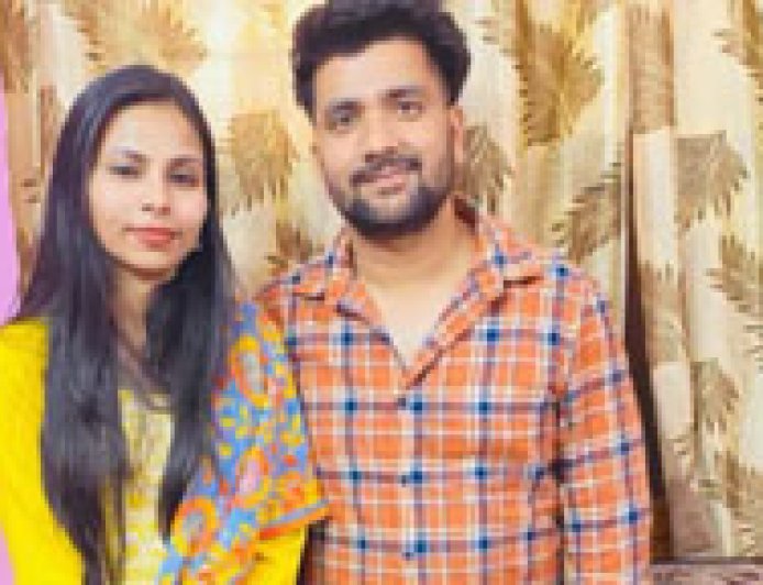 15 വർഷത്തെ പ്രണയത്തിന് ദാരുണാന്ത്യം, ആത്മഹത്യയെന്ന് വാട്സാപ്പ് സന്ദേശം; വാലന്റൈൻസ് ദിനത്തിൽ കാറിനുള്ളിൽ യുവതിയുടെയും യുവാവിന്റേയും മൃതദേഹം