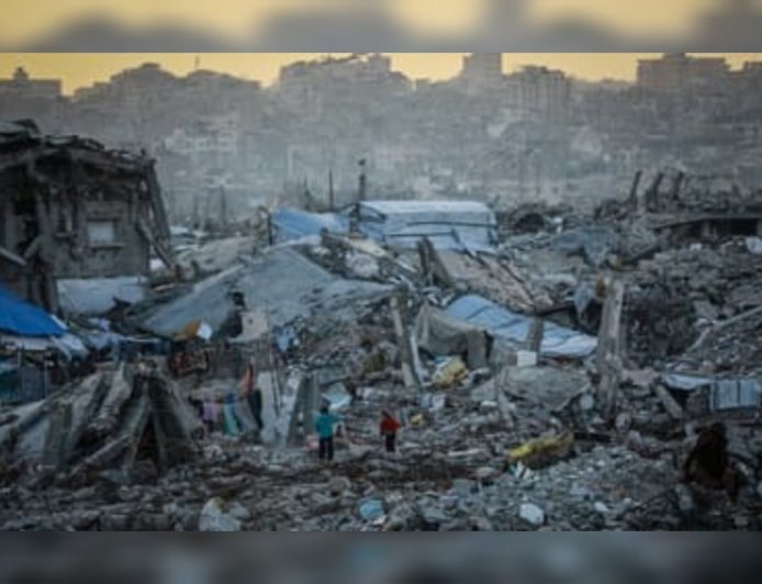 ഗാസയിലും ലബനൻ സിറിയ അതിർത്തിയിലും ഇസ്രയേൽ വ്യോമാക്രമണം; 12 പേർ കൊല്ലപ്പെട്ടു