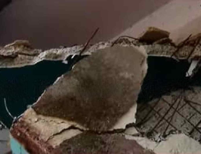 കോഴിക്കോട് വലിയങ്ങാടിയിൽ കെട്ടിടത്തിന്റെ സ്ലാബ് തകർന്നു വീണു; മൂന്ന് തൊഴിലാളികൾക്ക് ദാരുണാന്ത്യം