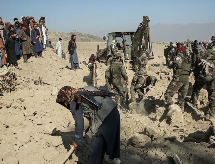 അഫ്ഗാനിസ്ഥാനുമായി തുറന്ന യുദ്ധം പ്രഖ്യാപിച്ച് പാക്കിസ്ഥാൻ; കാബൂളിലും കാണ്ഡഹാറിലും വ്യോമാക്രമണം