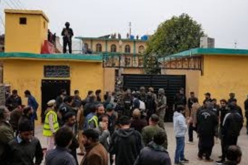 ഇസ്‌ലാമാബാദ് ചാവേർ സ്ഫോടനത്തിന്റെ ഉത്തരവാദിത്തം ഏറ്റെടുത്ത് ഐഎസ്; മരണം 36 ആയി, ഷിയാ മുസ്‌ലിങ്ങളെ ലക്ഷ്യമിടുമെന്നും ഭീഷണി