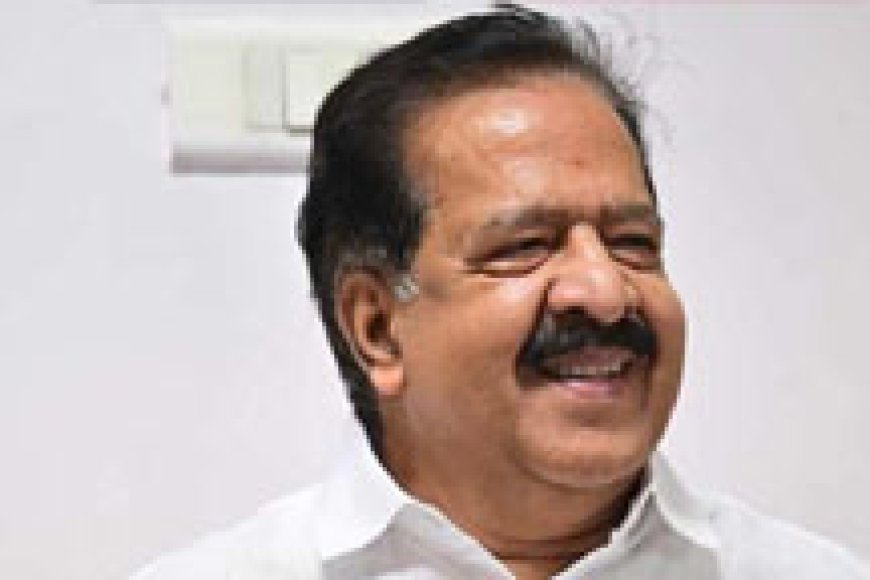 പാഠപുസ്തക വിതരണവുമായി ബന്ധപ്പെട്ട പ്രതികരണം; വിമര്‍ശനങ്ങള്‍ക്ക് പിന്നാലെ മലക്കം മറിഞ്ഞ് രമേശ് ചെന്നിത്തല