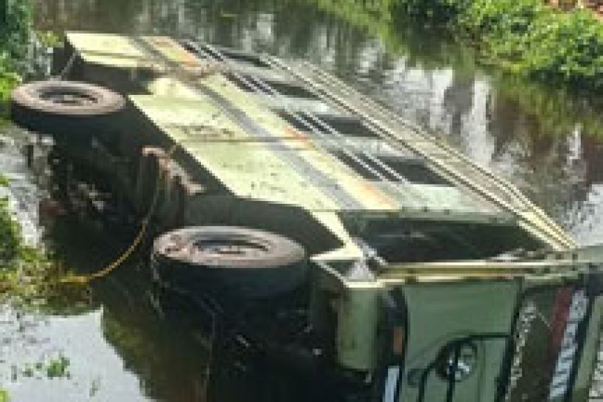 നെയ്യാറ്റിൻകരയിൽ സ്കൂൾ വാൻ മറിഞ്ഞ് വൻ അപകടം; 15 കുട്ടികൾക്ക് പരിക്ക്, രണ്ട് പേരുടെ നില ഗുരുതരം