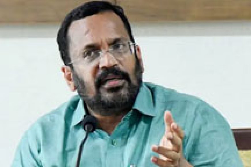 ഏപ്രിൽ 30ന് മുമ്പ് വയനാട് ദുരന്തബാധിതർക്ക് വീട് കൈമാറും; ലക്ഷ്യം വോട്ടല്ല, ദുരിതമനുഭവിച്ച മനുഷ്യരോടുള്ള വാക്കുപാലിക്കൽ, മന്ത്രി കെ രാജൻ