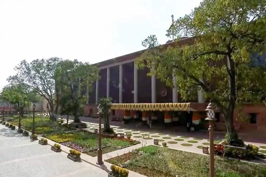 ഇനി ഔദ്യോഗികമായി 'കേരളം'; പേര് മാറ്റാനുള്ള ബില്ലിന് കേന്ദ്ര മന്ത്രിസഭയുടെ അംഗീകാരം