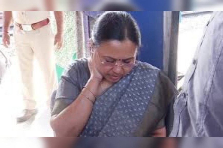 കണ്ണൂരിൽ പ്രതിഷേധത്തിനിടെ ആരോഗ്യമന്ത്രിയ്ക്ക് പരിക്ക്; ആശുപത്രിയിലേക്ക് മാറ്റി