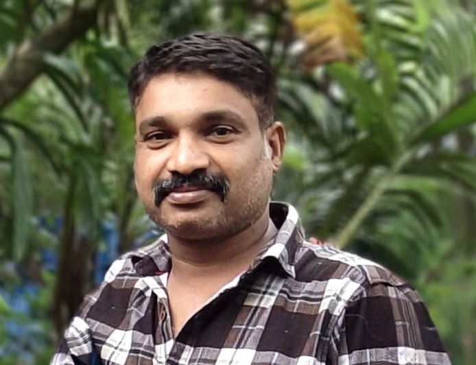 ഇസ്രായേലിൽ മലയാളി യുവാവ് മരിച്ചു; അവസാന സന്ദേശം ബോംബാക്രമണത്തെ കുറിച്ച്; മരണകാരണത്തിൽ ദുരൂഹത തുടരുന്നു