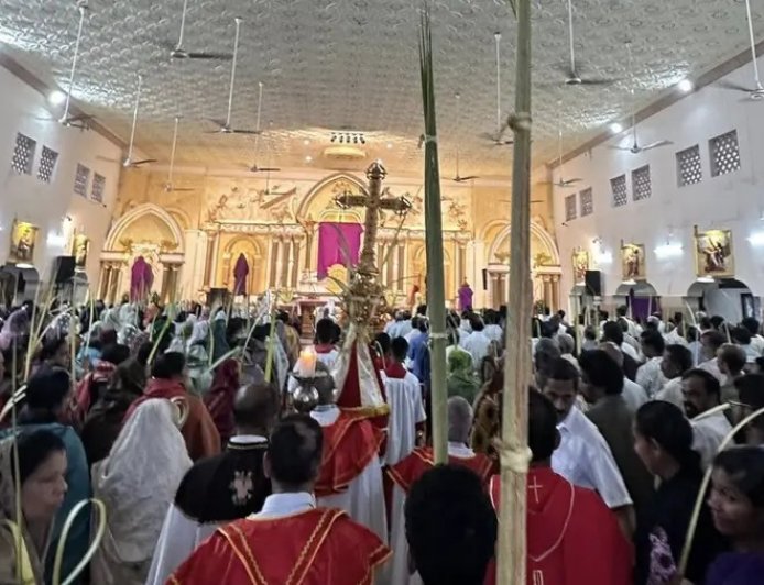 ഇന്ന് ഓശാന ഞായർ; വിശുദ്ധ വാരത്തിന് തുടക്കം; പള്ളികളിൽ കുരുത്തോല പ്രദക്ഷിണവും പ്രത്യേക കുർബാനയും