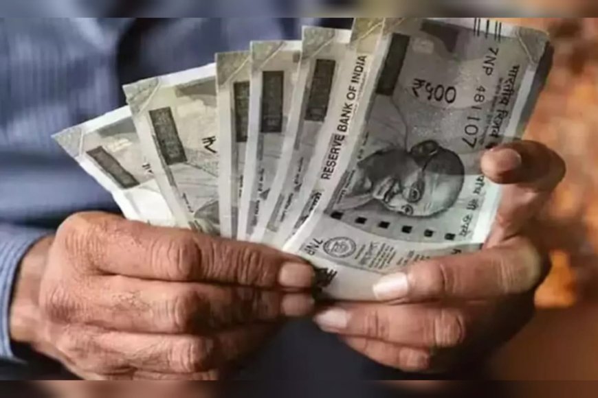 വിഷു കൈനീട്ടമായി ഇരട്ട പെൻഷൻ; മാർച്ച്, ഏപ്രിൽ മാസങ്ങളിലെ തുക ഈ മാസം തന്നെ നൽകും