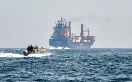 പ്രതിദിനം 12 കപ്പലുകള്‍ക്ക് മാത്രം അനുമതി; ഡിജിറ്റൽ നികുതിയും; ഹോർമുസിൽ നിയന്ത്രണം കടുപ്പിച്ച് ഇറാൻ 