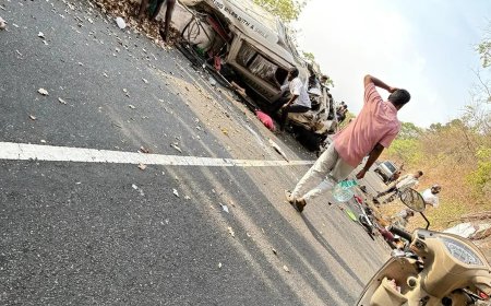 വാൽപ്പാറയിൽ മിനിവാൻ കൊക്കയിലേക്ക് മറിഞ്ഞ് എട്ട് മലയാളികൾ മരിച്ചു