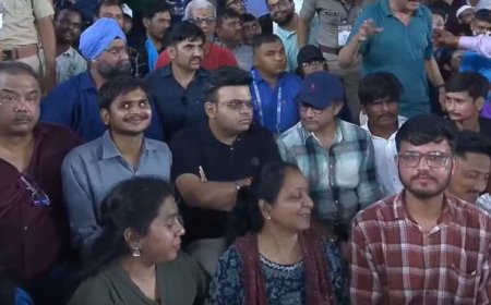 വിഐപി പരിവേഷമില്ലാതെ ജയ് ഷായും ഗാംഗുലിയും; ഗാലറിയിൽ ആരാധകർക്കൊപ്പം മത്സരം കണ്ട് ക്രിക്കറ്റ് തലപ്പത്തുള്ളവർ