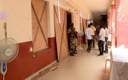 പാലക്കാട് സ്ട്രോങ്ങ് റൂം തുറക്കാനുള്ള നീക്കത്തിനെതിരെ യുഡിഎഫ്; സ്ഥാനാർഥികളെ അറിയിച്ചത് ഫോൺ വഴിയെന്ന് പരാതി