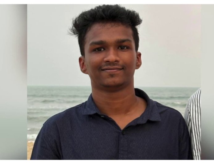 വിദ്യാർത്ഥിയുടെ മരണം: എച്ച്ഒഡിക്കെതിരെ ജാതി അധിക്ഷേപ ആരോപണം; 'തെരുവ് പട്ടിയെന്ന് വിളിച്ചു'