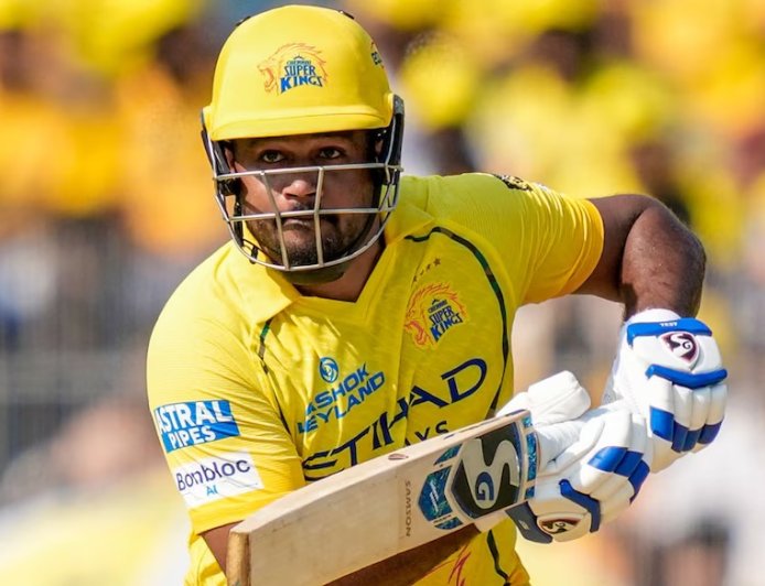 റെക്കോർഡുകൾ വഴിമാറുന്നു; ഐപിഎല്ലിൽ 5000 റൺസ് തികച്ച് സഞ്ജു സാംസൺ, റെയ്നയെ മറികടന്നു