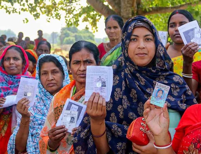 ബംഗാളിൽ രണ്ടാംഘട്ട വോട്ടെടുപ്പ് തുടങ്ങി; റെക്കോർഡ് പോളിങ് പ്രതീക്ഷയിൽ മുന്നണികൾ