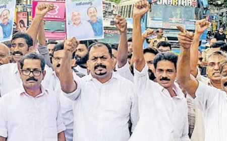 വി.ഡി. സതീശന് പിന്തുണയുമായി ഇരിട്ടിയിൽ അണികളുടെ പടയൊരുക്കം; സണ്ണി ജോസഫിന്റെ മണ്ഡലത്തിൽ പോസ്റ്റർ പ്രതിഷേധം