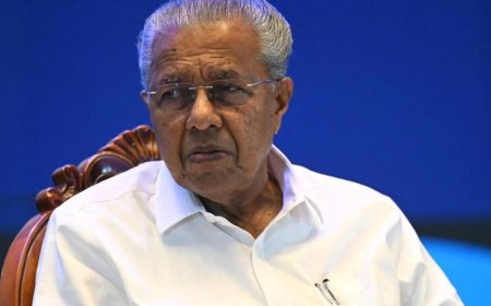 മുഖ്യമന്ത്രിയുടെ വാക്കുകൾ തിരിച്ചടിയായി, ജനങ്ങൾ പ്രതീക്ഷിക്കുന്നത് ലാളിത്യം; ആഭ്യന്തര ചർച്ചകളിൽ ആഞ്ഞടിച്ച് സിപിഎം ജില്ലാ കമ്മിറ്റി"