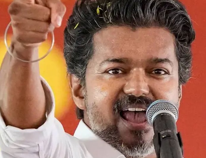 തമിഴകത്ത് 'ടിവികെ' വിപ്ലവം: ദ്രാവിഡ കോട്ടകളിൽ വിള്ളൽ വീഴ്ത്തി വിജയ്