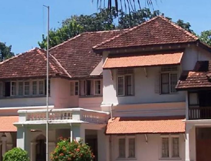 ക്ലിഫ് ഹൗസിലെ പശുക്കളെ തൃശൂരിലേക്ക് മാറ്റി; ഇനി മൃഗസംരക്ഷണ വകുപ്പിന്റെ സംരക്ഷണയിൽ