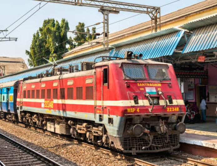 തിരുവനന്തപുരത്ത് നിന്ന് പുറപ്പെട്ട രാജധാനി എക്സ്പ്രസിന് തീപിടിച്ചു; സംഭവം രാജസ്ഥാനിലെ കോട്ടയ്ക്ക് സമീപം