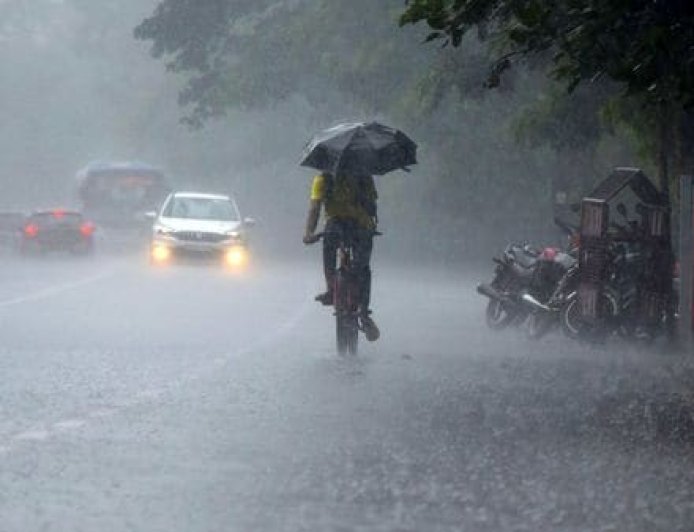 സംസ്ഥാനത്ത് ഇന്നും കനത്ത മഴ തുടരും; അഞ്ച് ജില്ലകളിൽ യെല്ലോ അലേർട്ട്