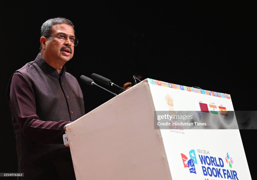 നീറ്റ് പരീക്ഷാ ക്രമക്കേടിൽ കേന്ദ്ര വിദ്യാഭ്യാസ മന്ത്രി ധർമേന്ദ്ര പ്രധാനെതിരെ പ്രതിഷേധം ശക്തമാക്കാൻ കോൺഗ്രസ് തീരുമാനം.