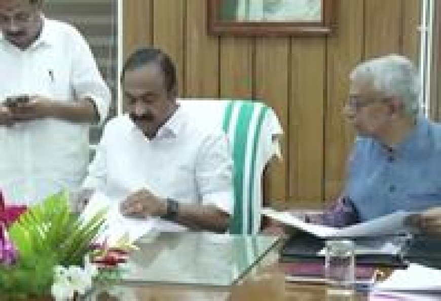കേരള സർക്കാർ സിൽവർ ലൈൻ (കെ-റെയിൽ) പദ്ധതി പൂർണ്ണമായും റദ്ദാക്കിയതായി മുഖ്യമന്ത്രി വി. ഡി. സതീശൻ