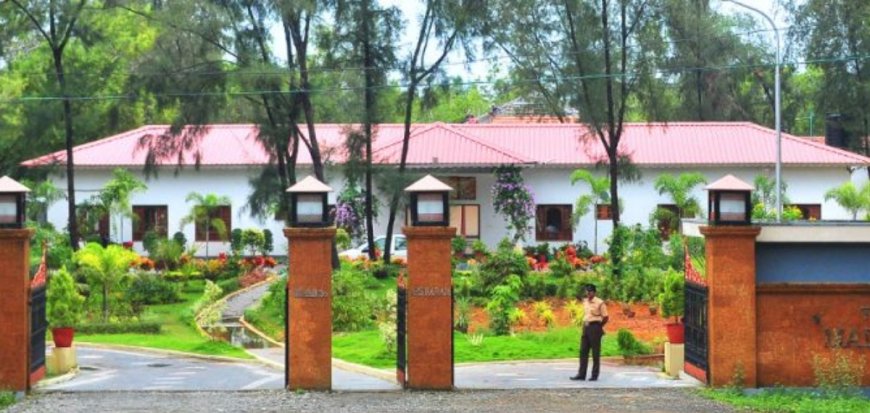 മലയാള സർവകലാശാലയിൽ രാഷ്ട്രീയ പ്രവർത്തനത്തിന് പൂട്ട്; കൂട്ടം കൂടാനോ മുദ്രാവാക്യം വിളിക്കാനോ പാടില്ലെന്ന് ഉത്തരവ്