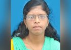 ക്ഷേത്രദർശനത്തിനിടെ ദുരന്തം; കുരങ്ങുകൾ കൂട്ടത്തോടെ വന്നപ്പോൾ ഭയന്നോടിയ നവവധു മലമുകളിൽ നിന്ന് വീണ് മരിച്ചു