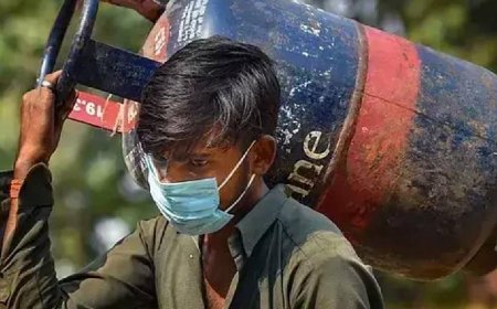 വിലക്കയറ്റം: വാണിജ്യ പാചകവാതക സിലിണ്ടറിന് 42 രൂപ കൂടി
