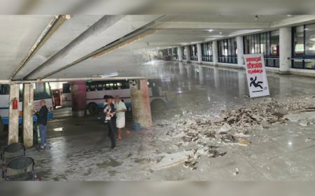 കെഎസ്ആർടിസി ടെർമിനലിൽ സീലിങ് ഇടിഞ്ഞുവീണു; യാത്രക്കാർക്ക് പരുക്ക്, ഒഴിവായത് വൻ ദുരന്തം