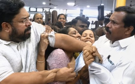 തിരുവനന്തപുരം കോർപറേഷനിൽ വീണ്ടും സംഘർഷം; പ്രതിഷേധത്തിനിടെ കൗൺസിൽ യോഗം 5 മിനിറ്റിൽ പിരിച്ചു വിട്ടു