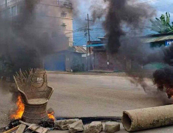 മണിപ്പൂരിൽ വീണ്ടും സംഘർഷം: കുക്കി ഗ്രാമത്തിലെ ആക്രമണത്തിൽ മൂന്ന് മരണം