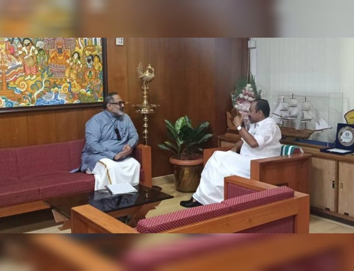 മുഖ്യമന്ത്രി വി ഡി സതീശനുമായി രാജീവ് ചന്ദ്രശേഖർ കൂടിക്കാഴ്ച; നേമം വികസനം ചർച്ചയായി