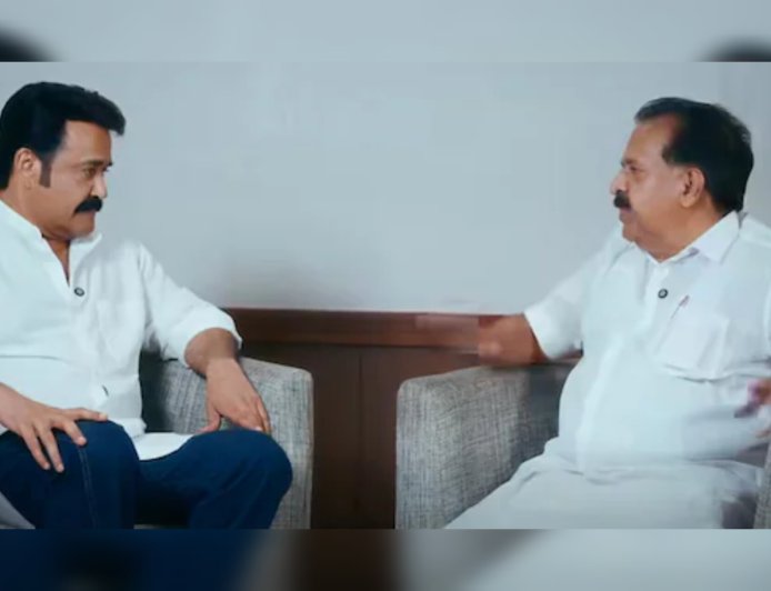 ഓപ്പറേഷൻ തൂഫാനിൽ പങ്കാളിയായി മോഹൻലാൽ; ‘തൂഫാൻ വാറിയർ’ ബാഡ്ജ് കൈമാറി രമേശ് ചെന്നിത്തല