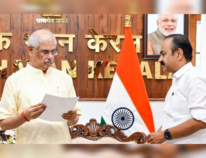 സർക്കാരിനെ അറിയിക്കാതെ ഉദ്യോഗസ്ഥരുടെ യോഗം; ഗവർണറോട് അതൃപ്തി അറിയിച്ച് സർക്കാർ