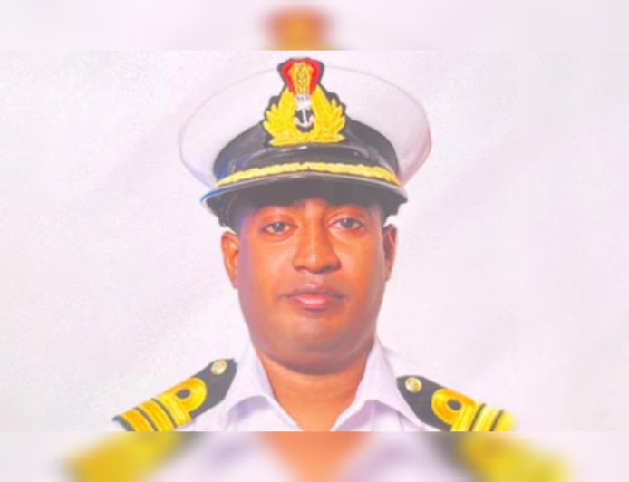 നാവികസേനാ ഉദ്യോഗസ്ഥനായി ആൾമാറാട്ടം; ജോലി വാഗ്ദാനം ചെയ്ത് ലക്ഷങ്ങൾ തട്ടിയ യുവാവ് പിടിയിൽ