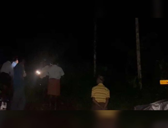 വിലങ്ങാട് വനത്തിൽ ആളുകൾ കുടുങ്ങിയെന്ന് സംശയം; ടോർച്ച് വെളിച്ചവും ശബ്ദവും, തിരച്ചിൽ ആരംഭിച്ചു