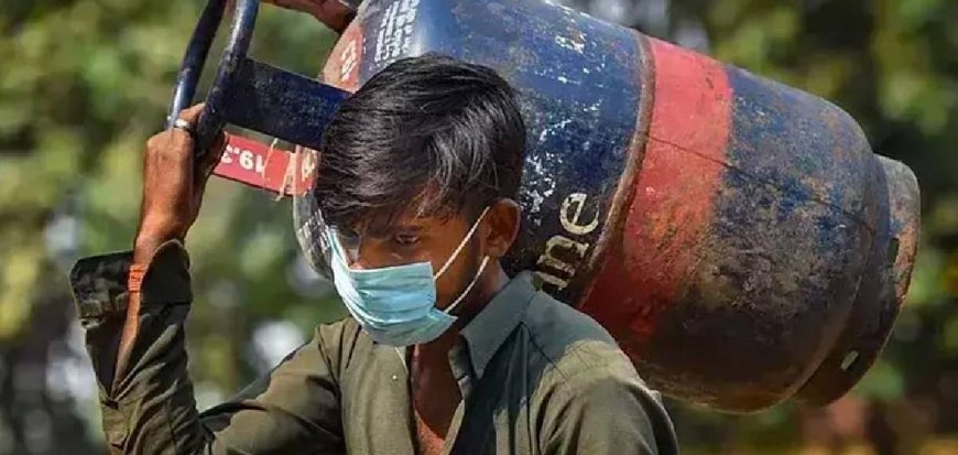 വിലക്കയറ്റം: വാണിജ്യ പാചകവാതക സിലിണ്ടറിന് 42 രൂപ കൂടി