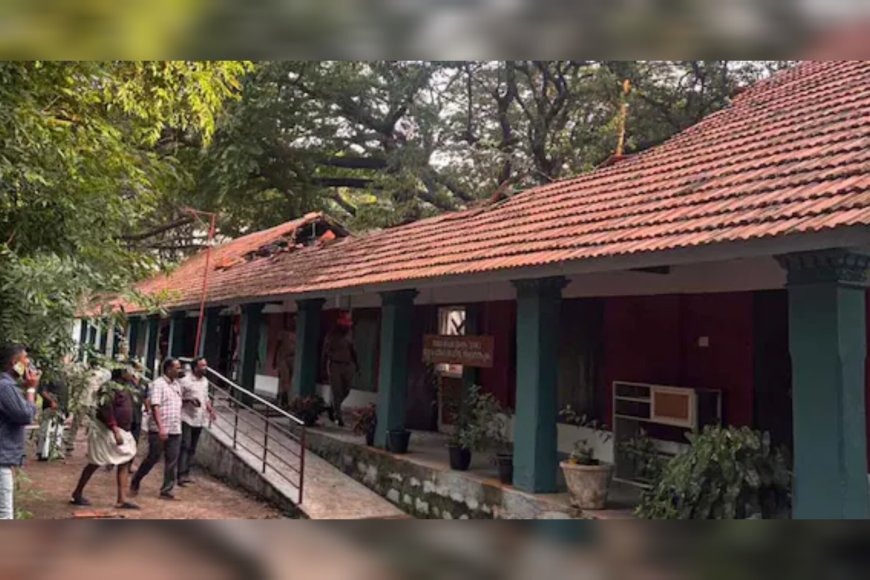 അധ്യാപകരും കുട്ടികളും മടങ്ങിയതിന് പിന്നാലെ മേൽക്കൂര തകർന്നു വീണു; അട്ടക്കുളങ്ങരയിൽ ഒഴിവായത് വൻ ദുരന്തം
