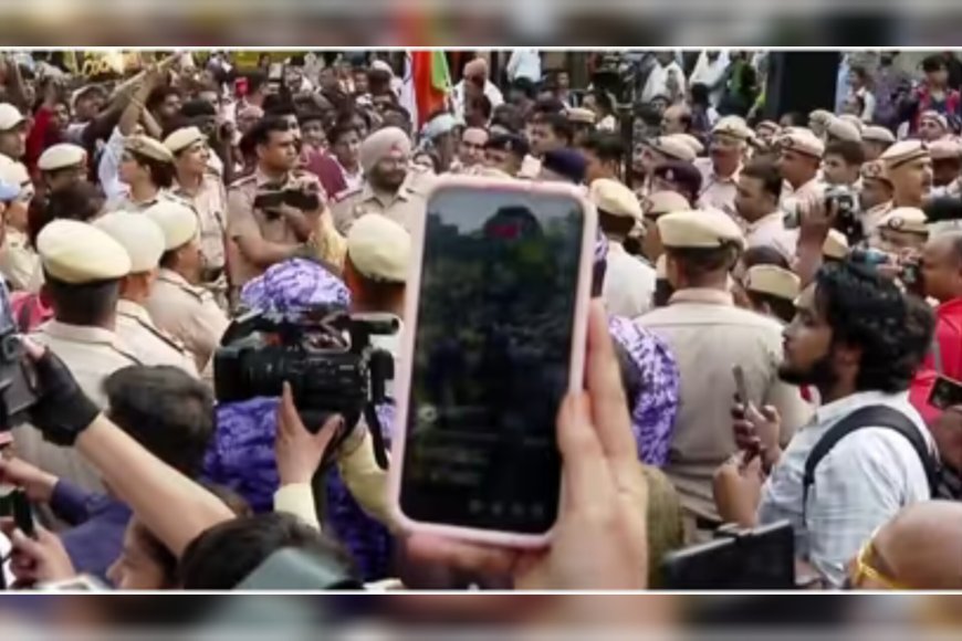 നീറ്റ് ചോദ്യപേപ്പർ ചോർച്ച: വിദ്യാഭ്യാസ മന്ത്രിയുടെ രാജി ആവശ്യപ്പെട്ട് ജന്തർ മന്തറിൽ രാത്രി വൈകിയും പ്രതിഷേധം