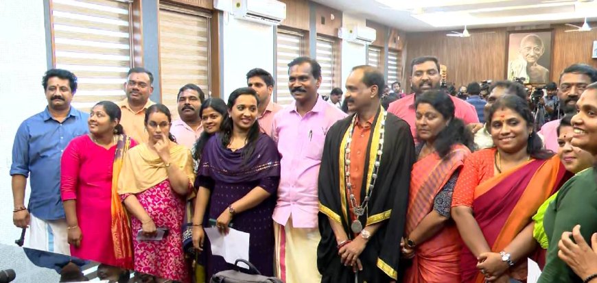 ഹൈക്കോടതി റദ്ദാക്കിയ സത്യപ്രതിജ്ഞ വീണ്ടും; തിരുവനന്തപുരം കോർപ്പറേഷനിലെ 19 ബിജെപി കൗൺസിലർമാർ ചുമതലയേറ്റു